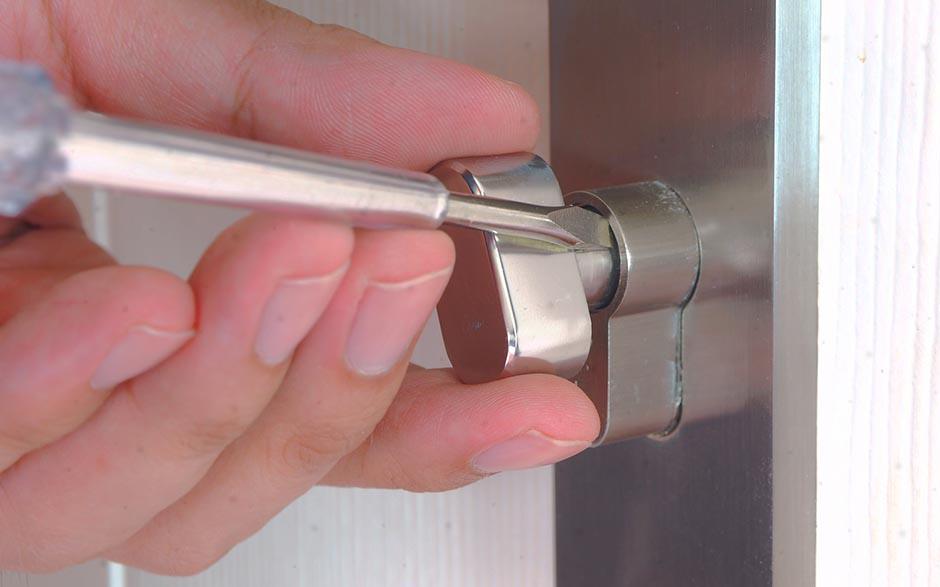téléphone de artisans serruriers Villeneuve-le-Roi